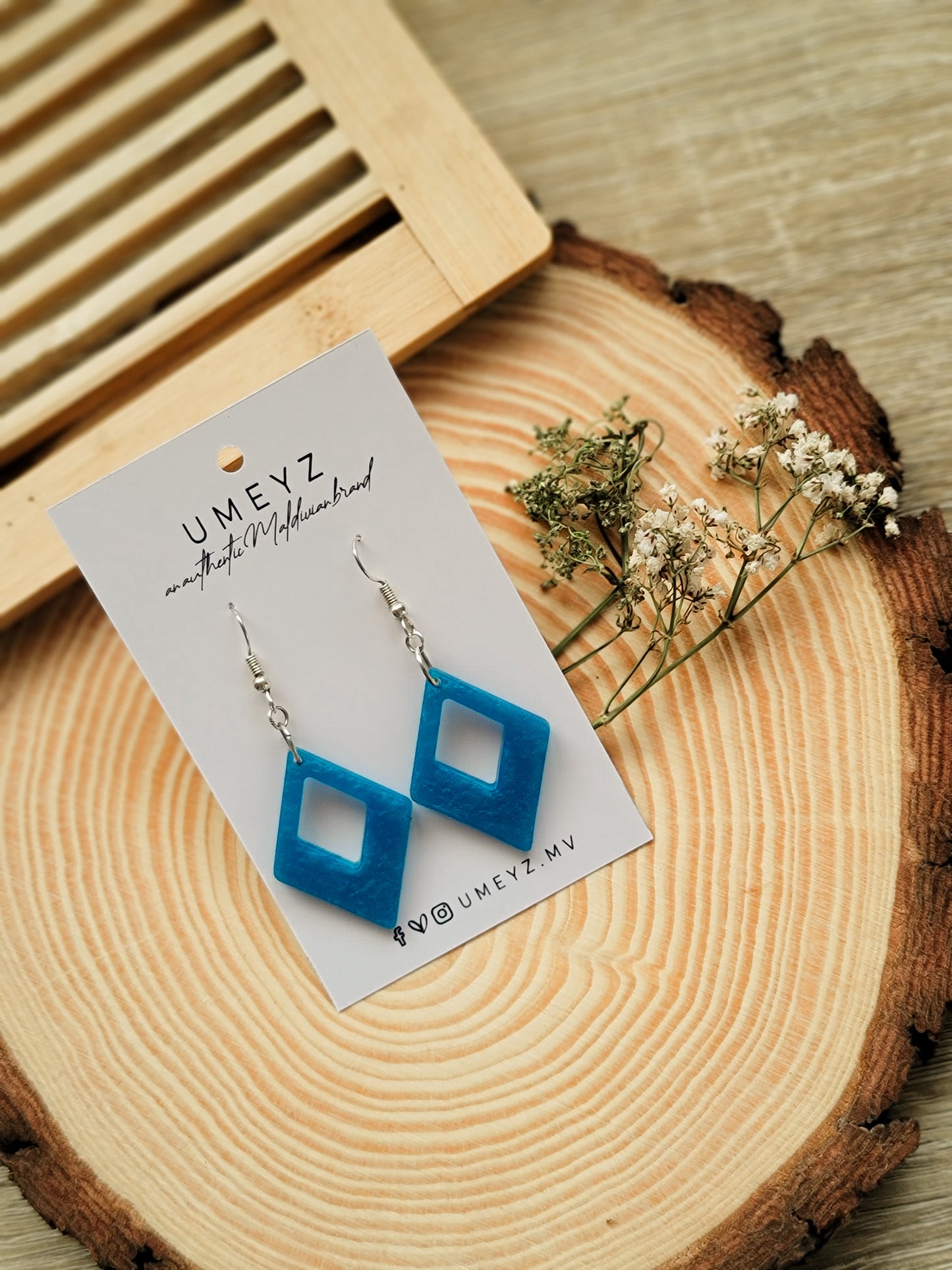 Umeyz Earrings - Blue Diamond