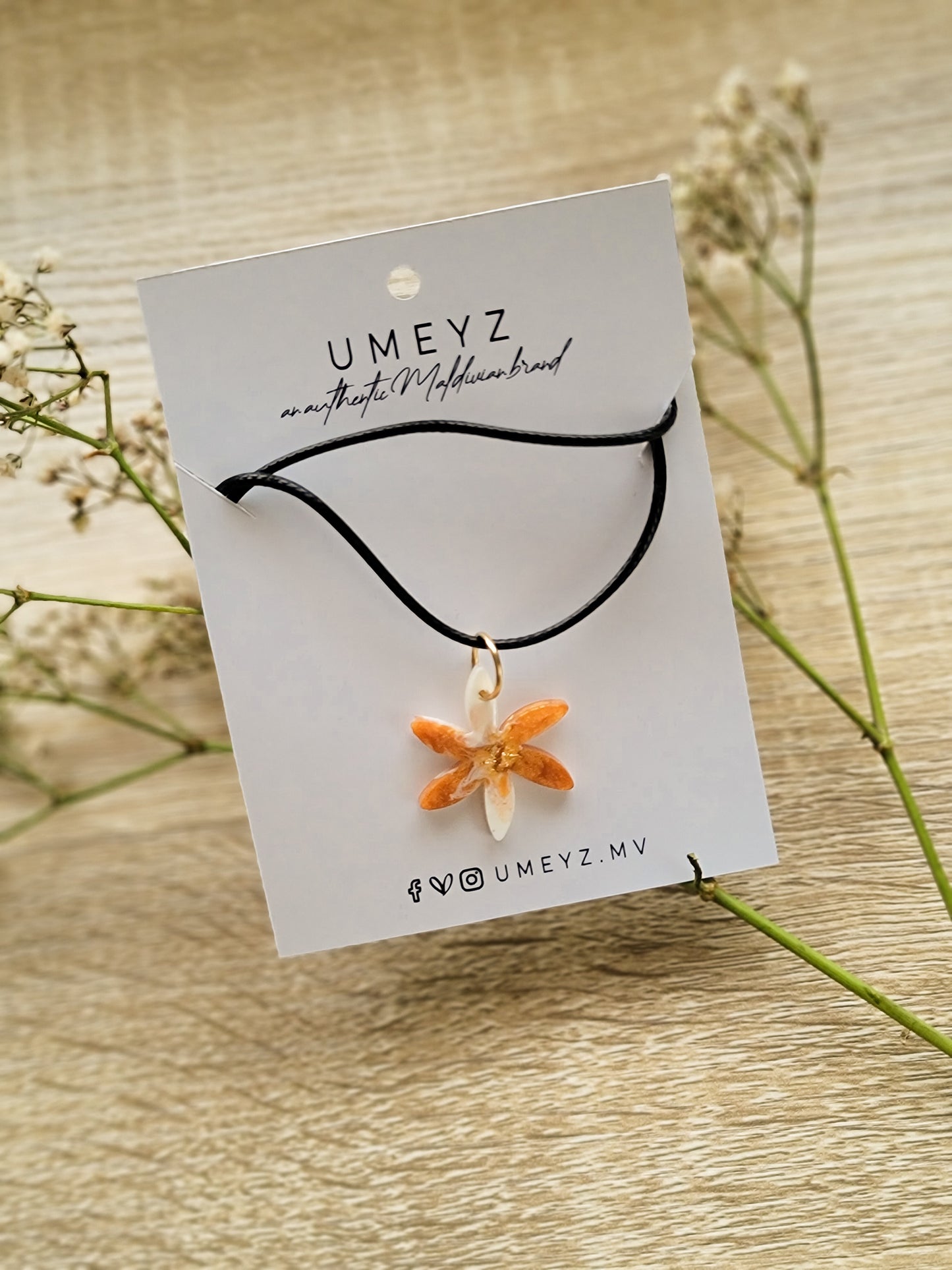 Umeyz Necklace - Flower Pendant