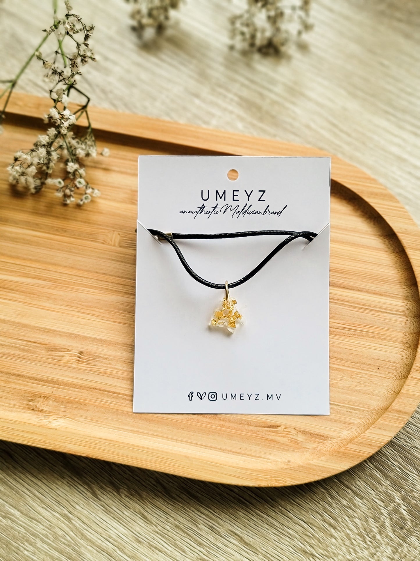 Umeyz Necklace - Leaf Pendant